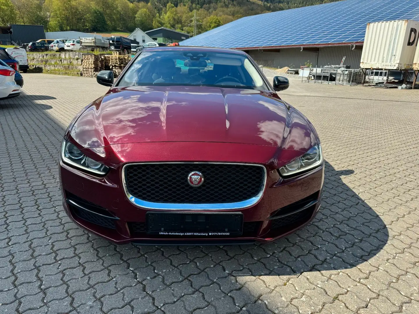 Jaguar XE 20t "Pure" 2.0 200PS,Autom.,Head-Up,Navi,Shzg Червоний - 2