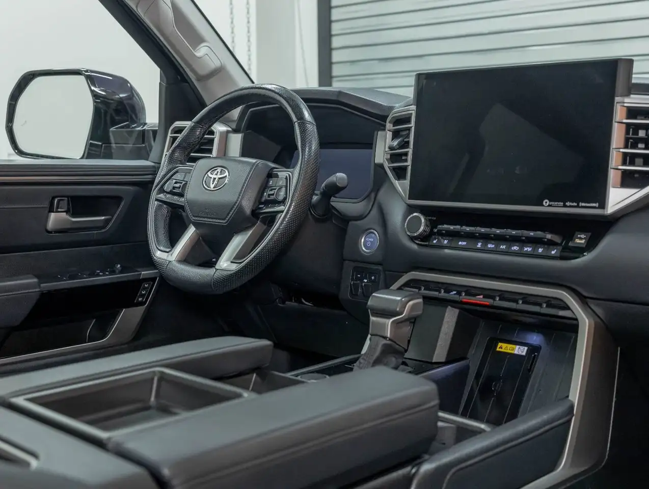 Toyota Tundra снимка Toyota Tundra