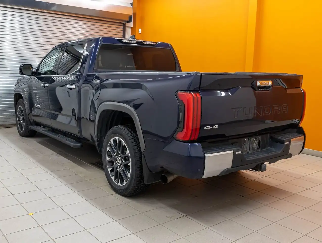 Toyota Tundra снимка Toyota Tundra