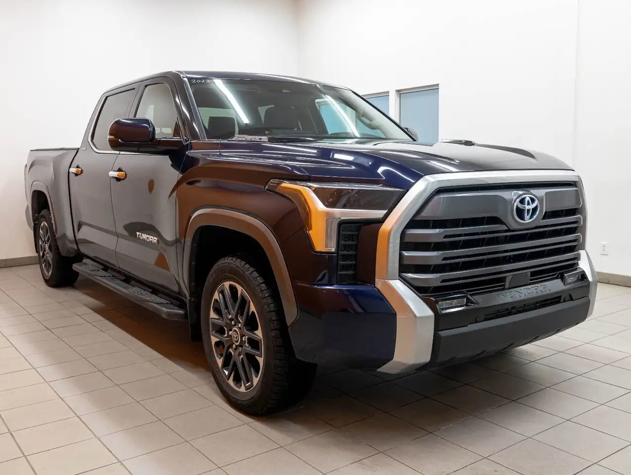 Toyota Tundra снимка Toyota Tundra