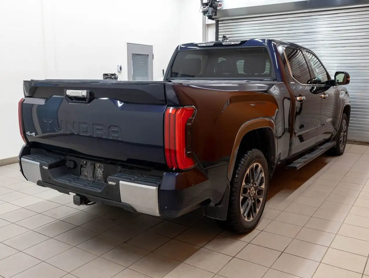 Toyota Tundra снимка Toyota Tundra