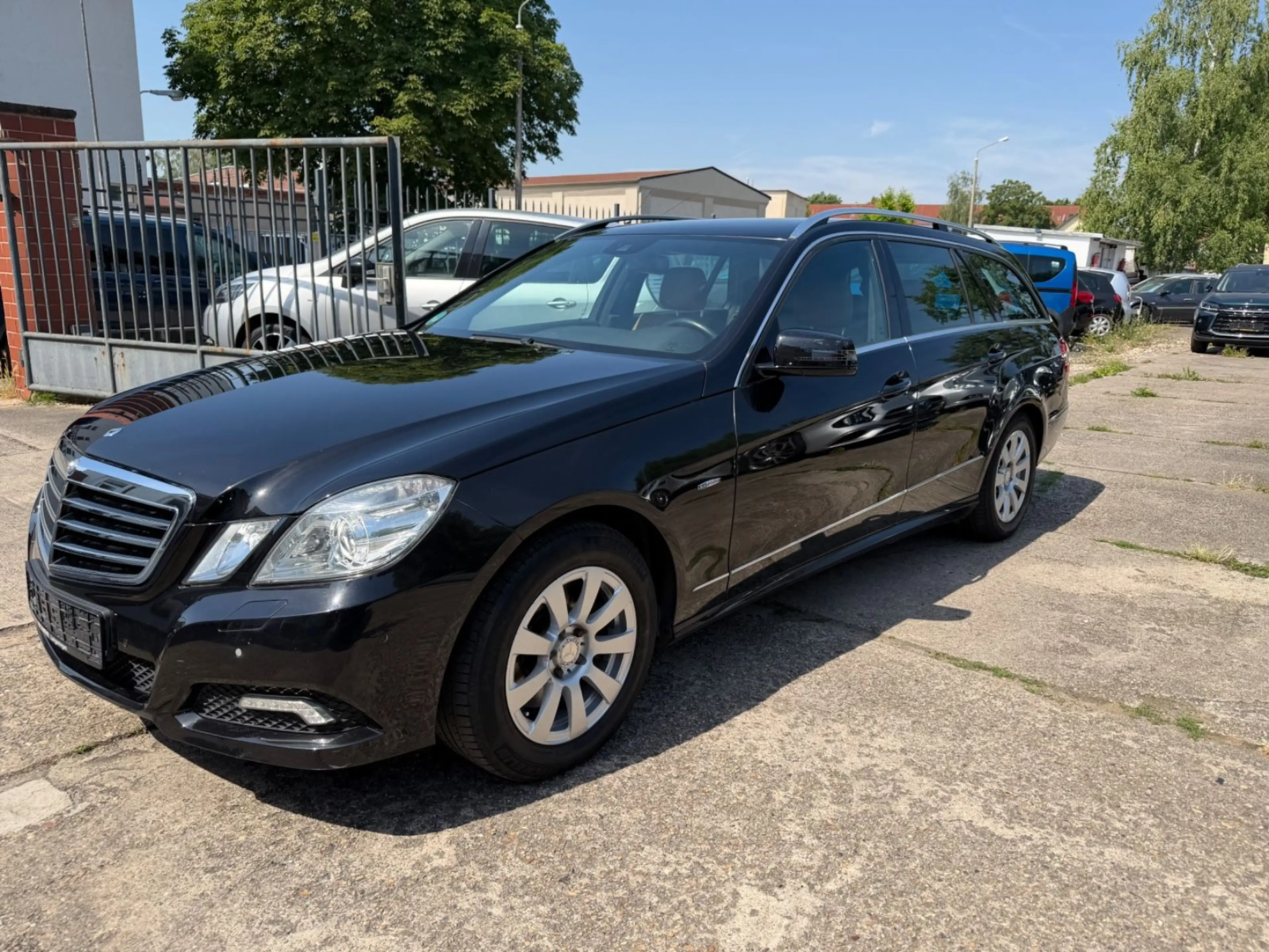 Mercedes-Benz E 250 CDI BlueEfficiency, Avantgarde — photo 2