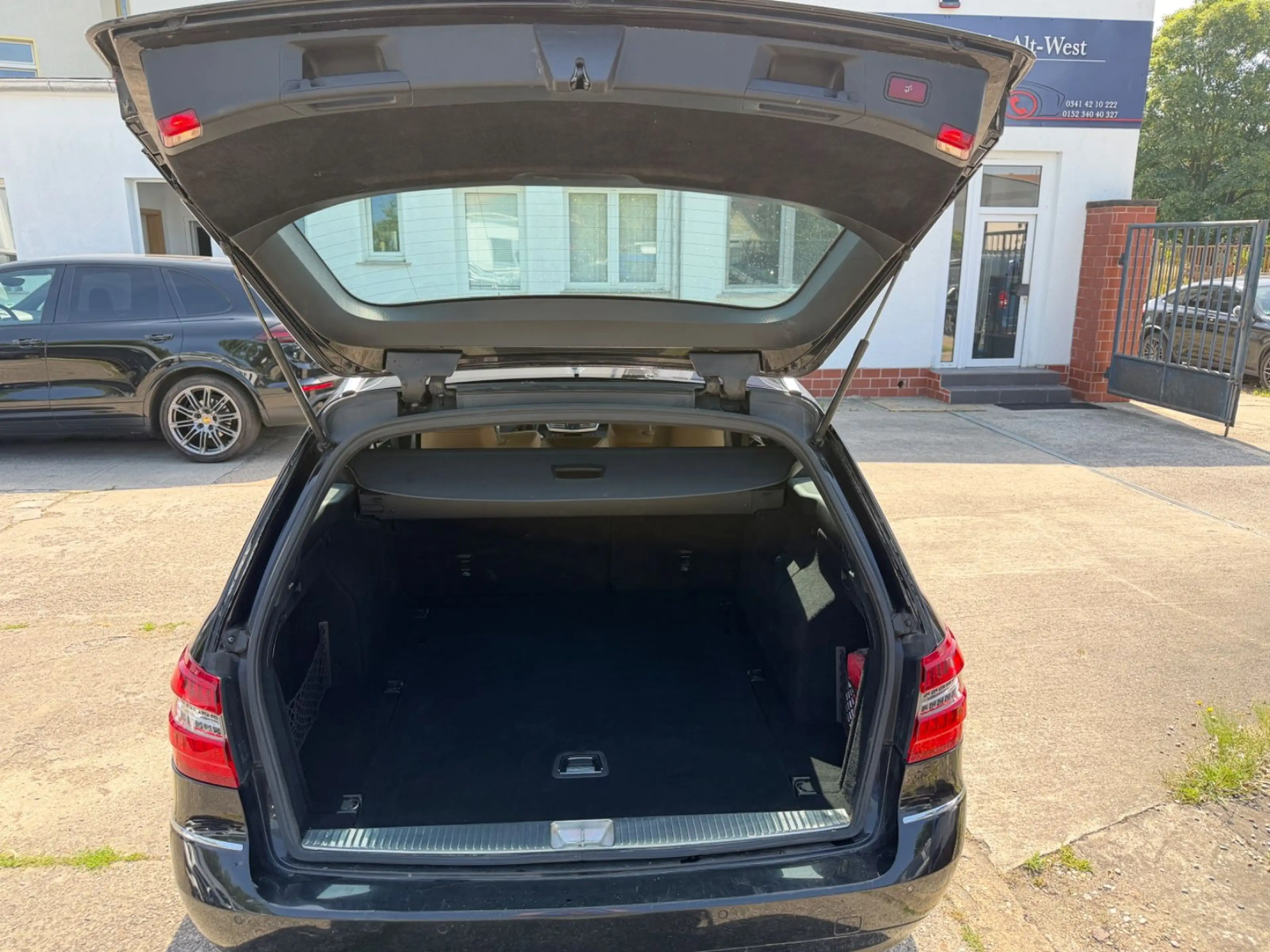 Mercedes-Benz E 250 CDI BlueEfficiency, Avantgarde — photo 9