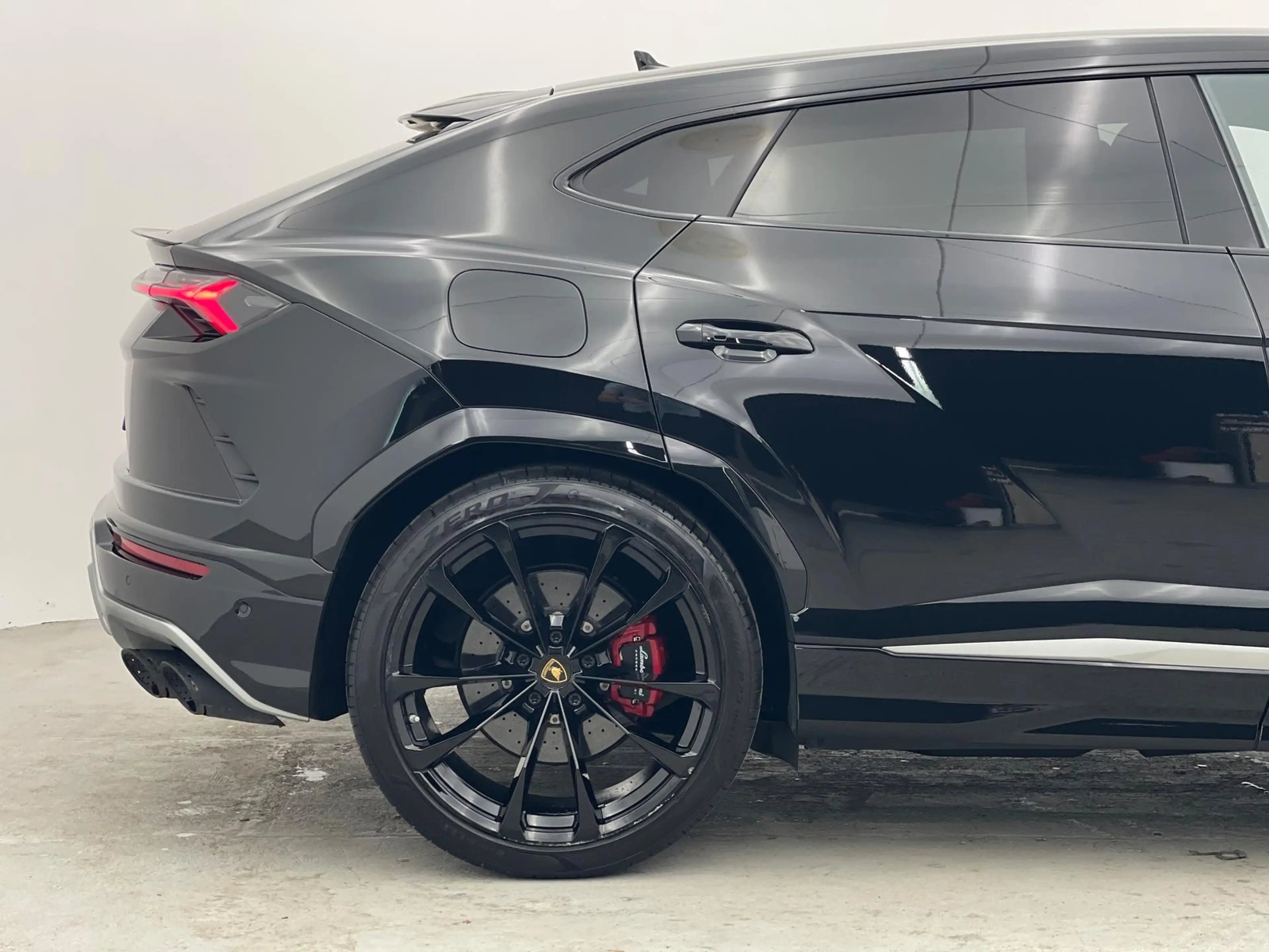Lamborghini Urus HUD*ADAS*CARPLAY*MASSA*KEYLESS*B&O*CARBON — photo 8