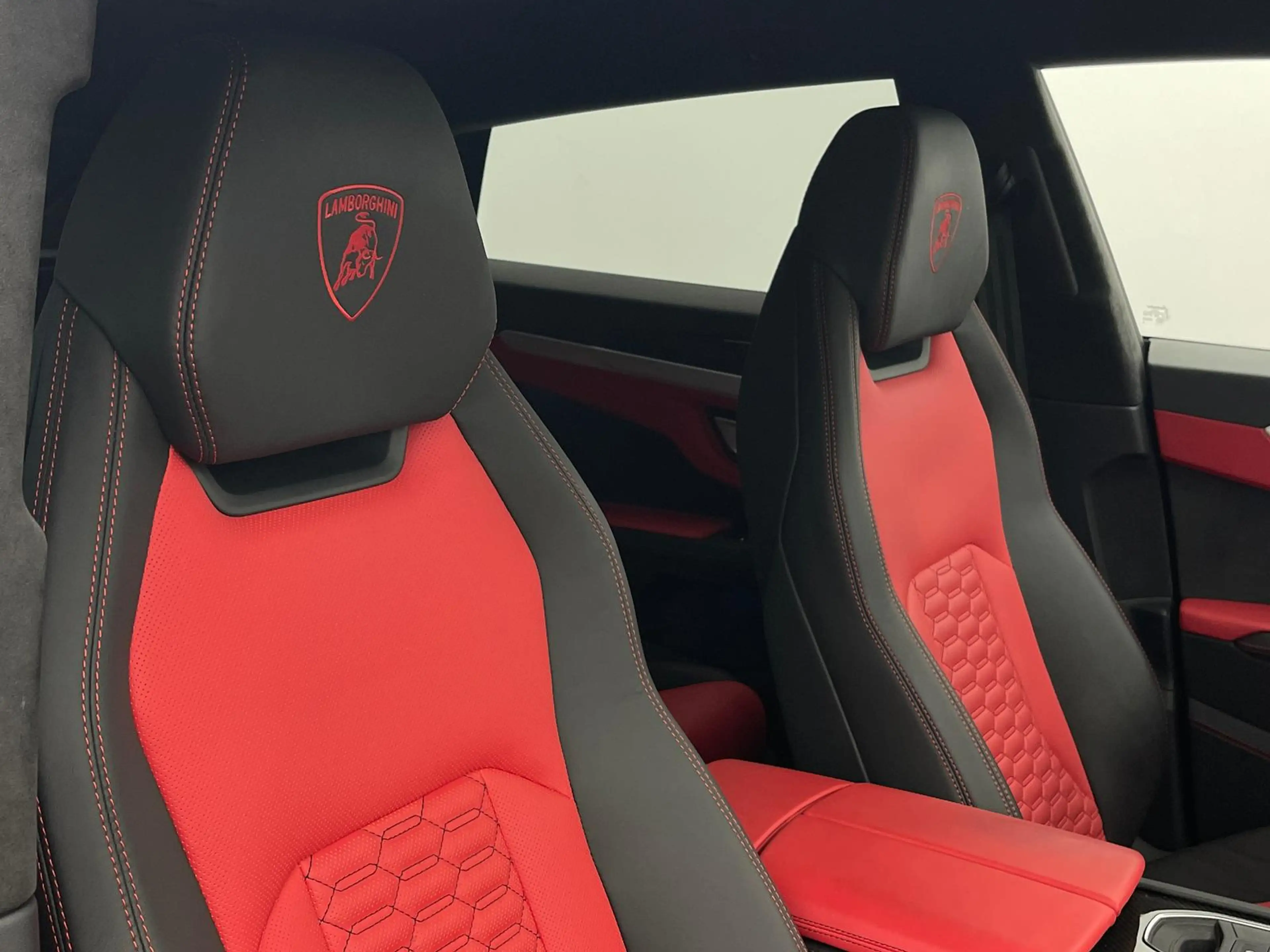 Lamborghini Urus HUD*ADAS*CARPLAY*MASSA*KEYLESS*B&O*CARBON — photo 12