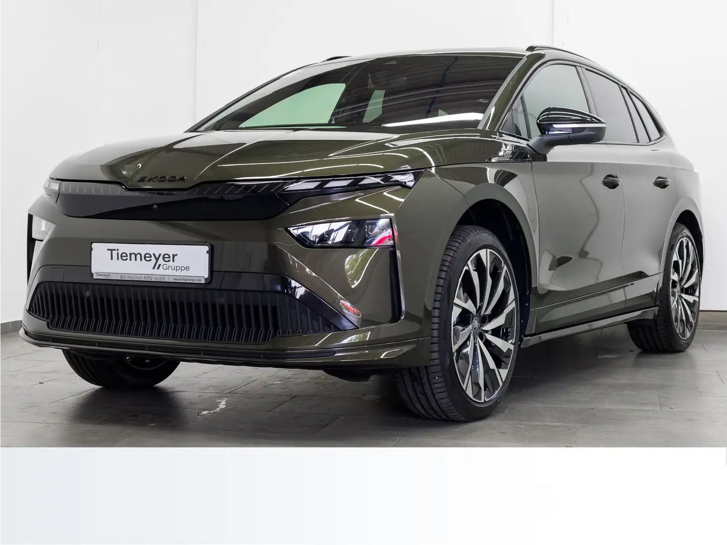 Skoda Enyaq iV 85x Sportline AHK Navi Pano CANTON Grün - 2