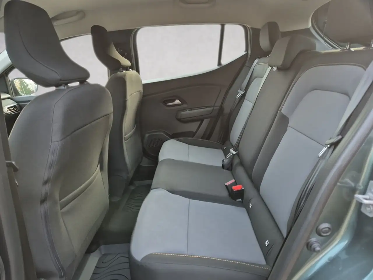 Dacia Sandero Stepway Extreme TCe 90 CVT 11