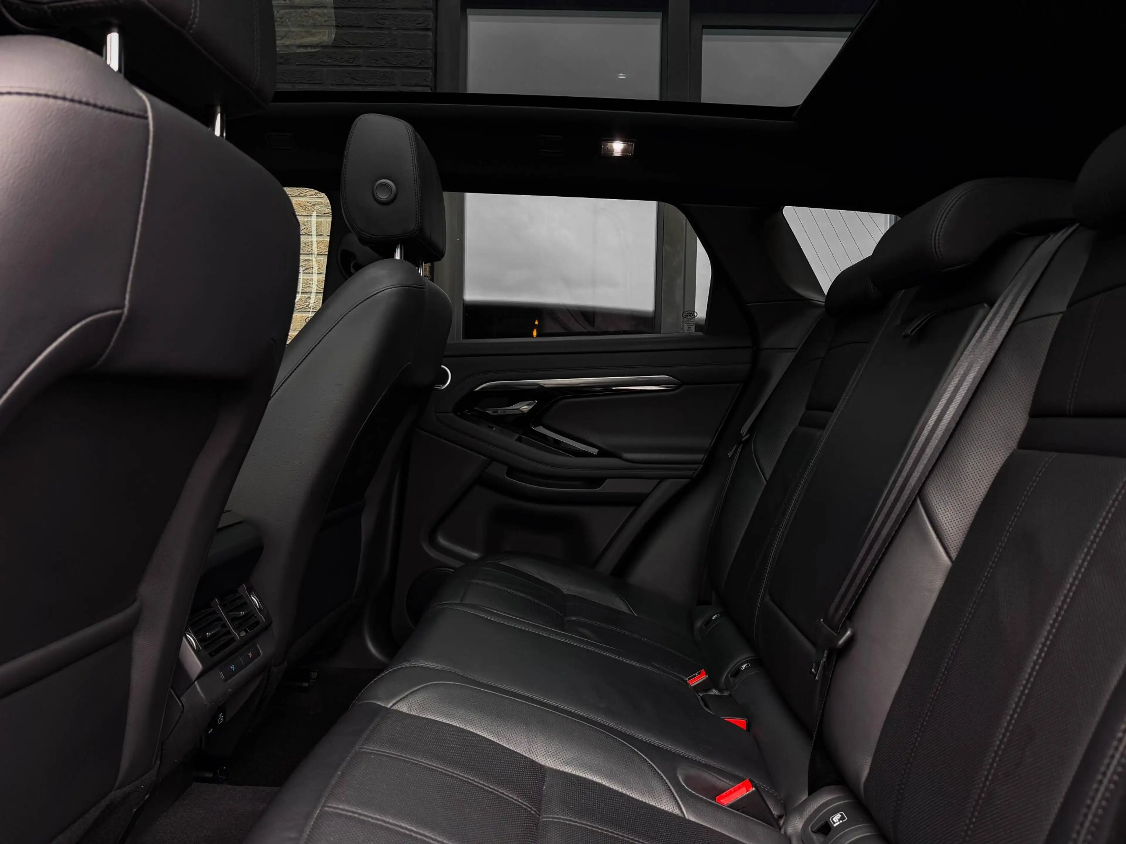 Land Rover Range Rover Evoque 1.5 P300e AWD R-Dynam. SE | Pano | 20"| Topv. | Me — photo 36