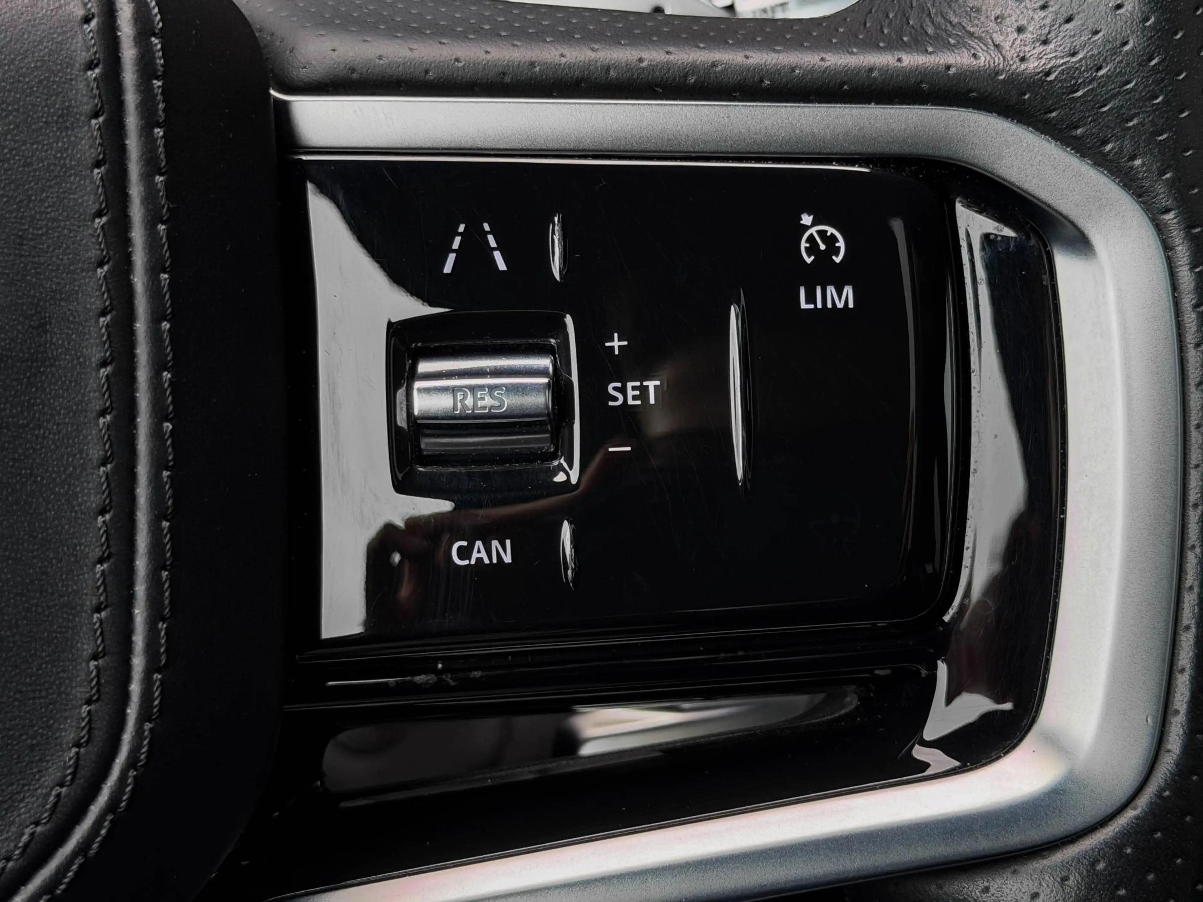 Land Rover Range Rover Evoque 1.5 P300e AWD R-Dynam. SE | Pano | 20"| Topv. | Me — photo 32