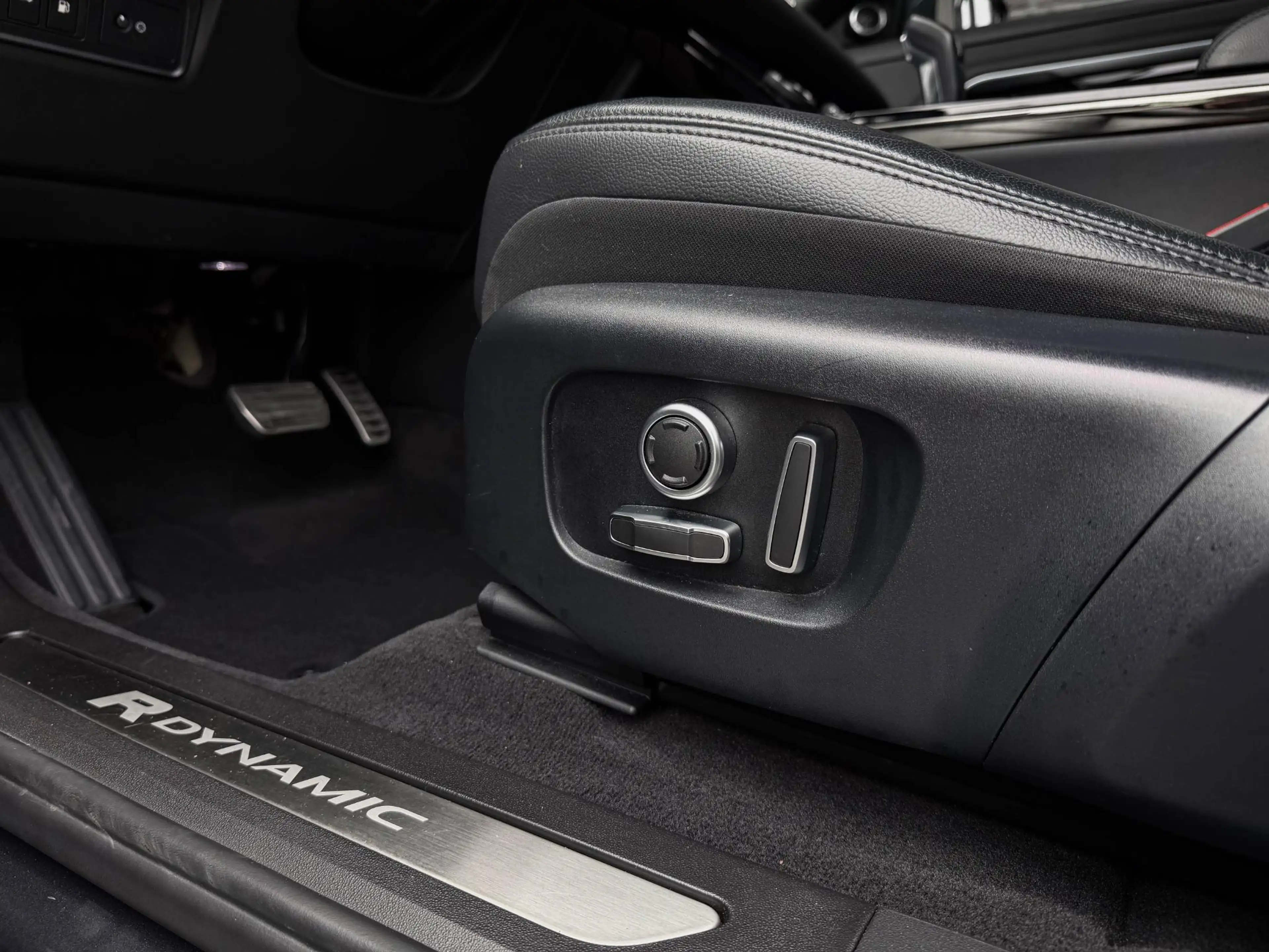 Land Rover Range Rover Evoque 1.5 P300e AWD R-Dynam. SE | Pano | 20"| Topv. | Me — photo 10