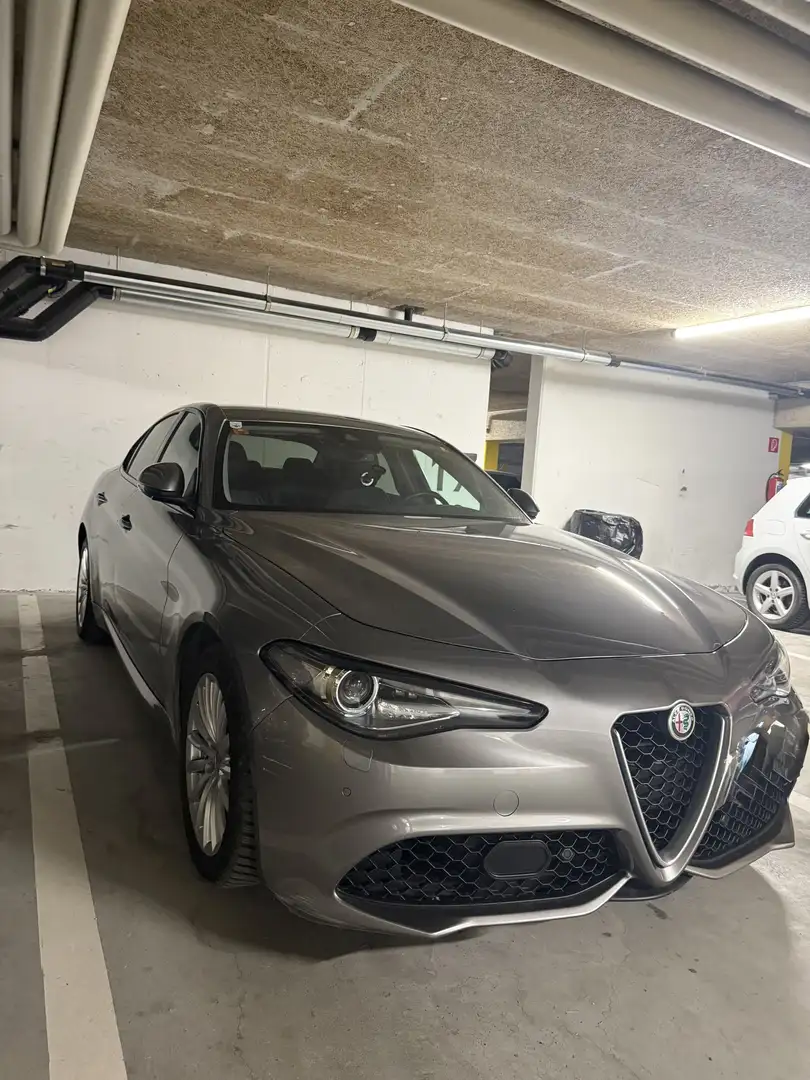 Alfa Romeo Giulia Veloce 2,0 280 AT AWD - 2