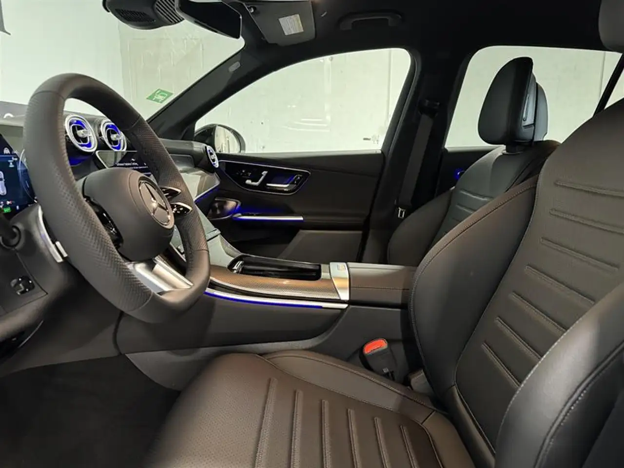 Mercedes-Benz GLC снимка Mercedes-Benz GLC
