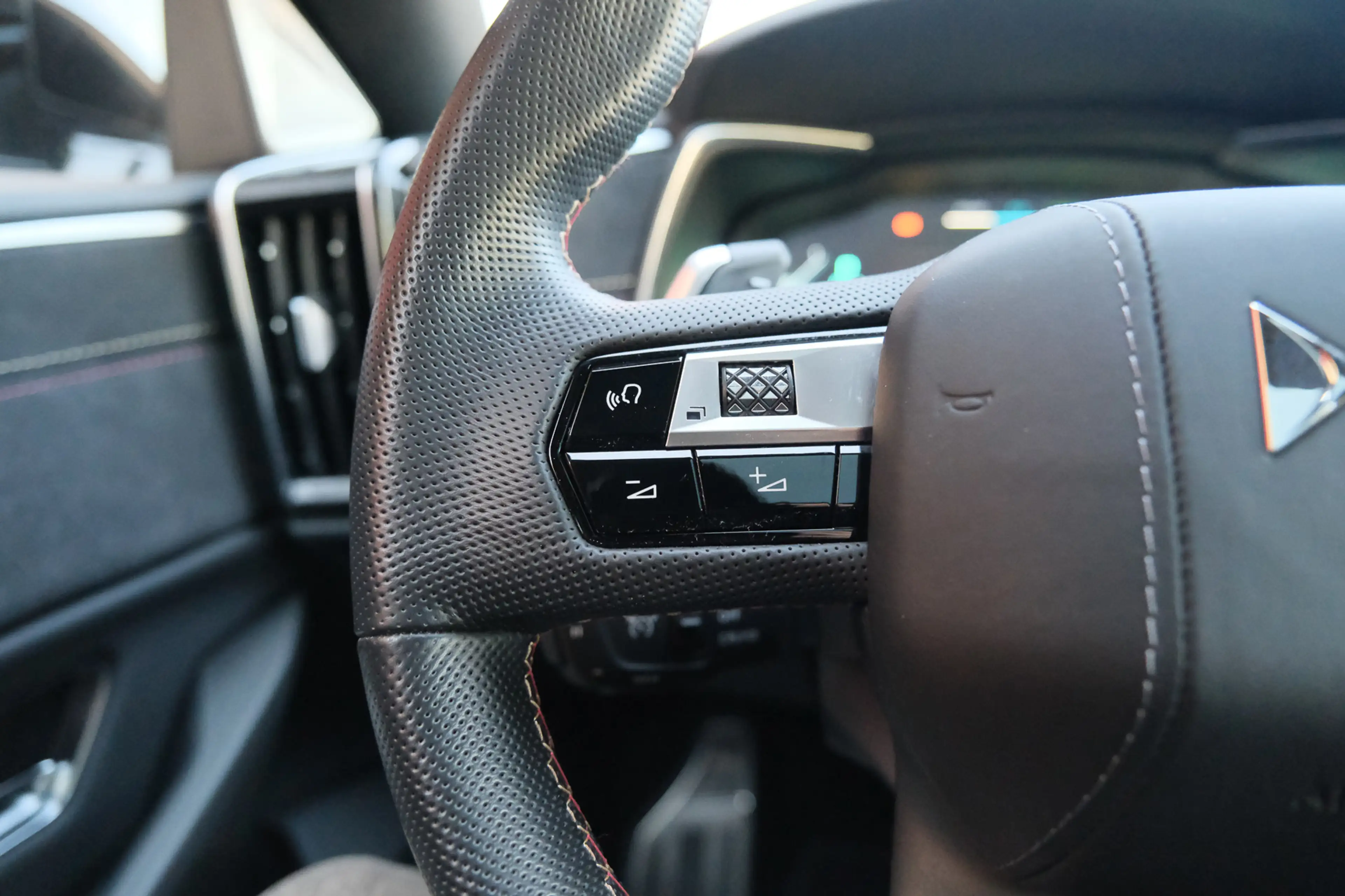 DS Automobiles DS 9 E-Tense 4X4 Performance Line+ — photo 21