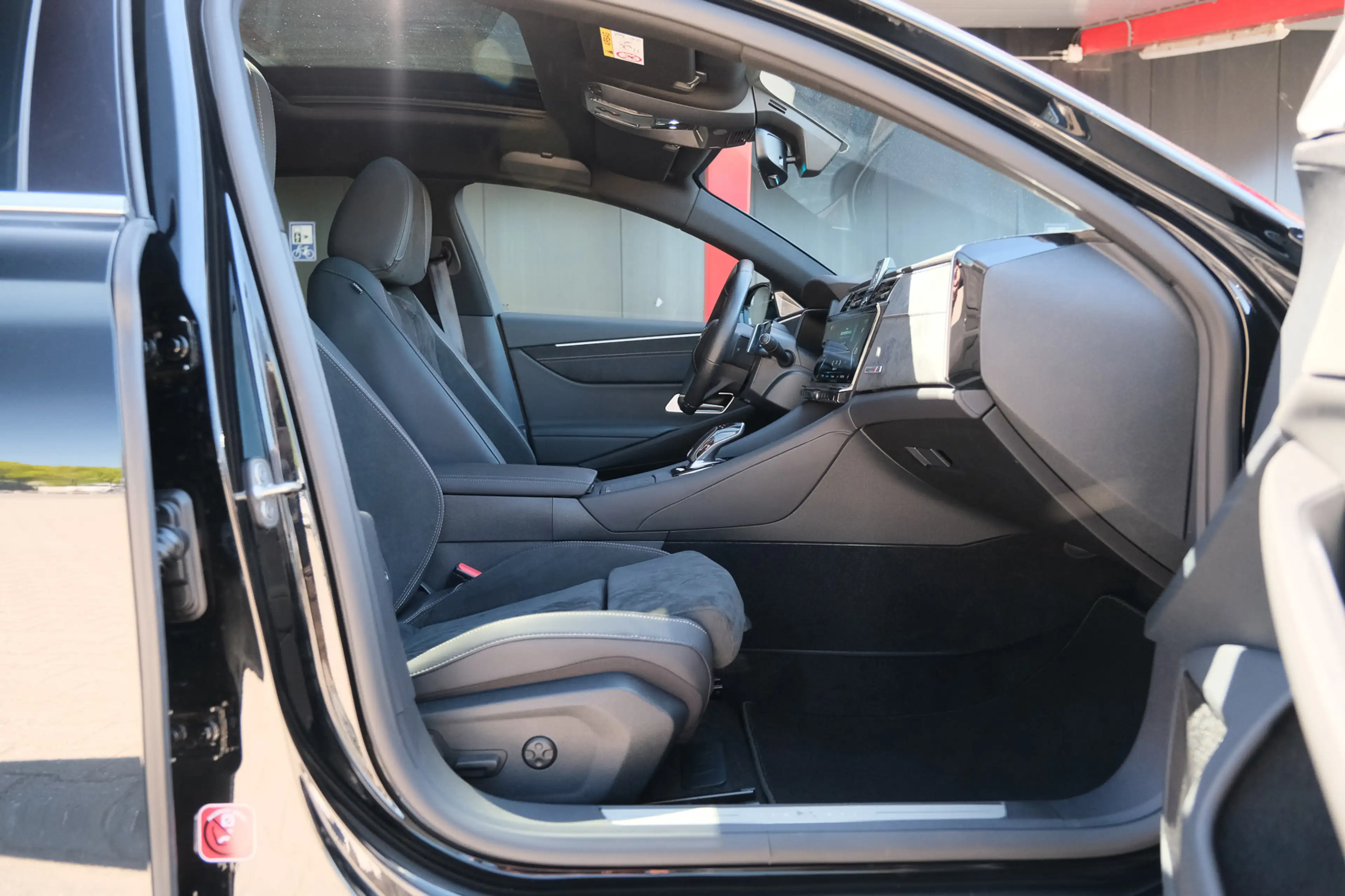 DS Automobiles DS 9 E-Tense 4X4 Performance Line+ — photo 31