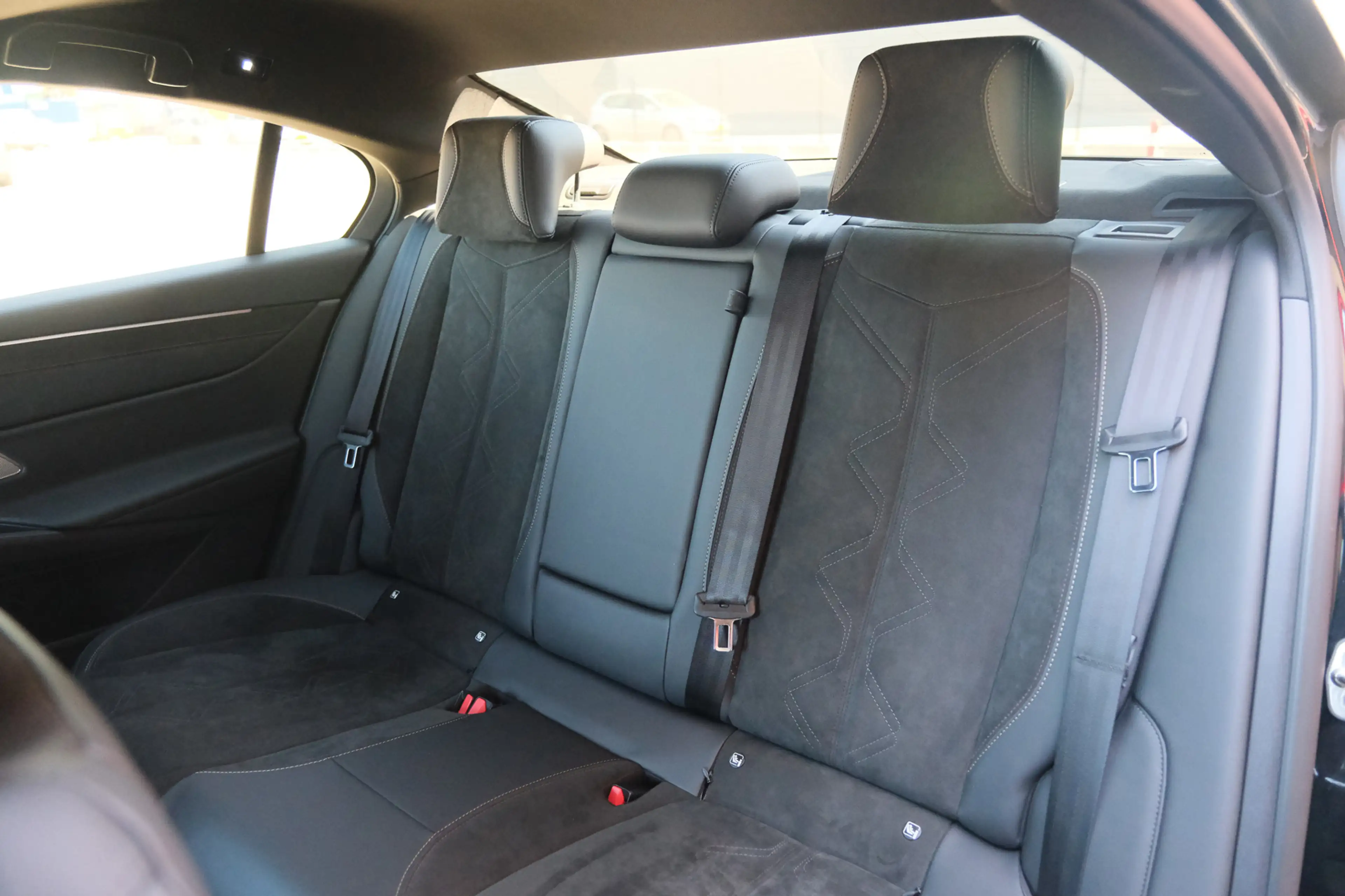 DS Automobiles DS 9 E-Tense 4X4 Performance Line+ — photo 35