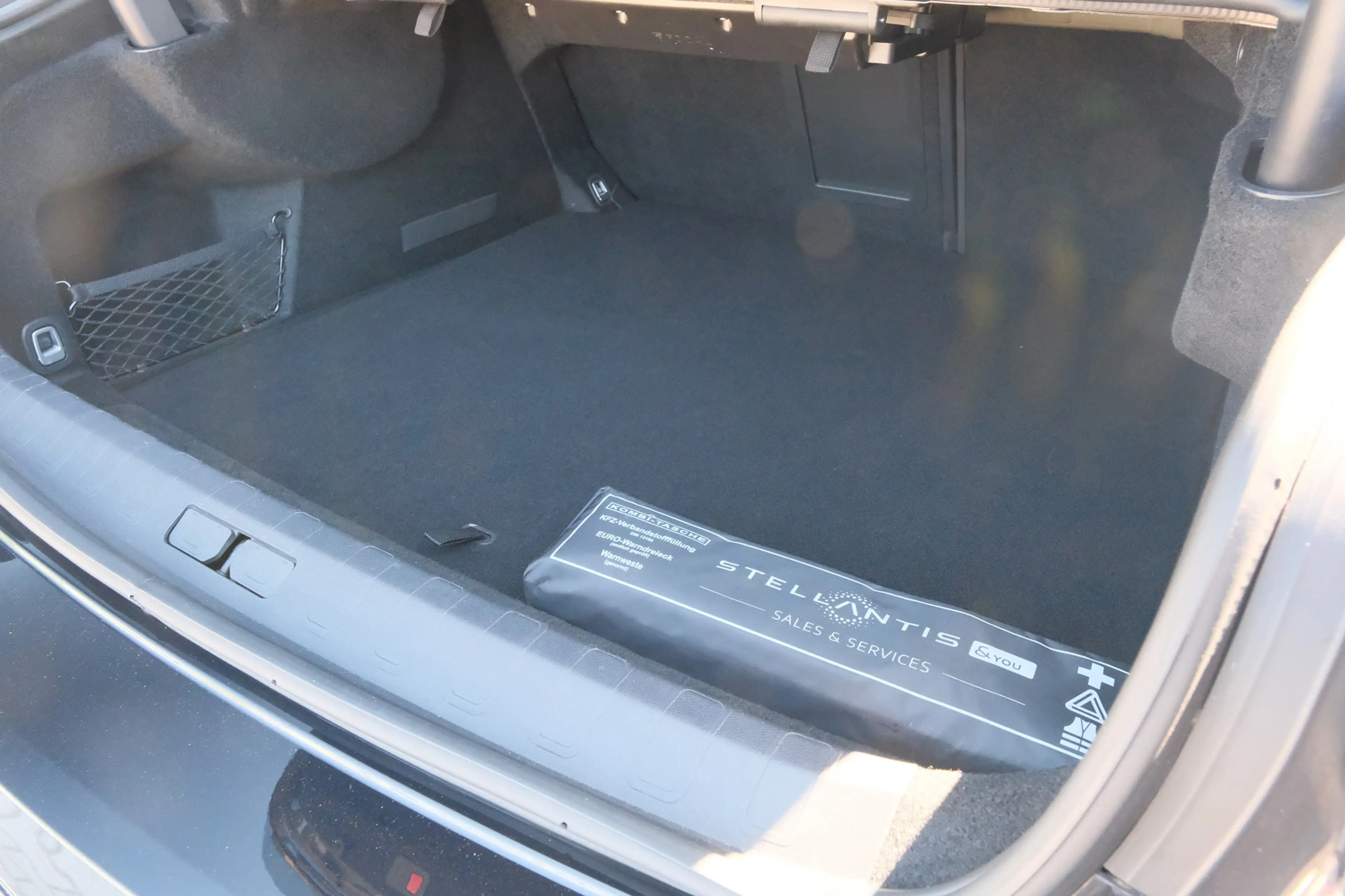 DS Automobiles DS 9 E-Tense 4X4 Performance Line+ — photo 37