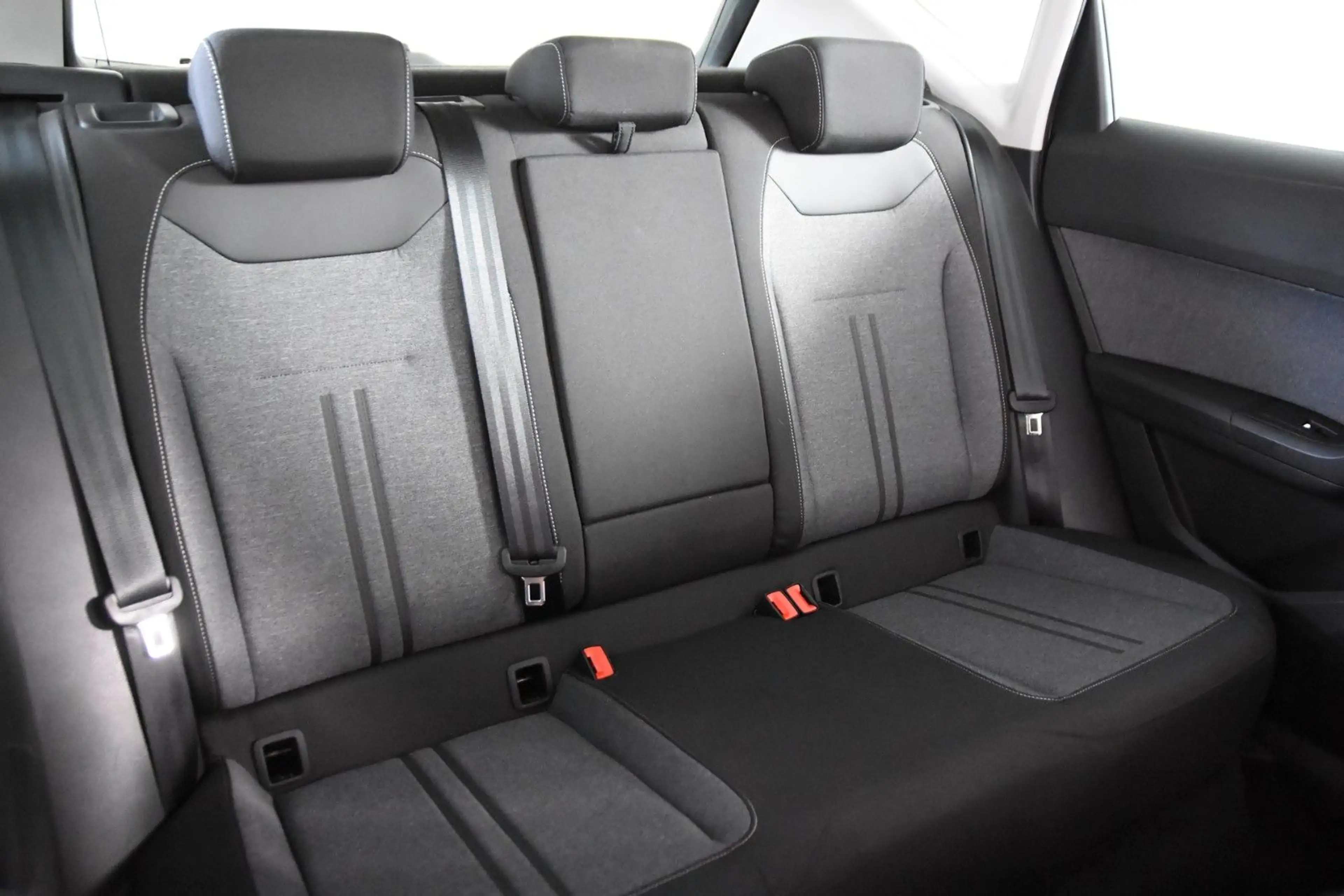 SEAT Ateca 1.0 TSI Move *1.Hand*Navi*Park ass.* — photo 9
