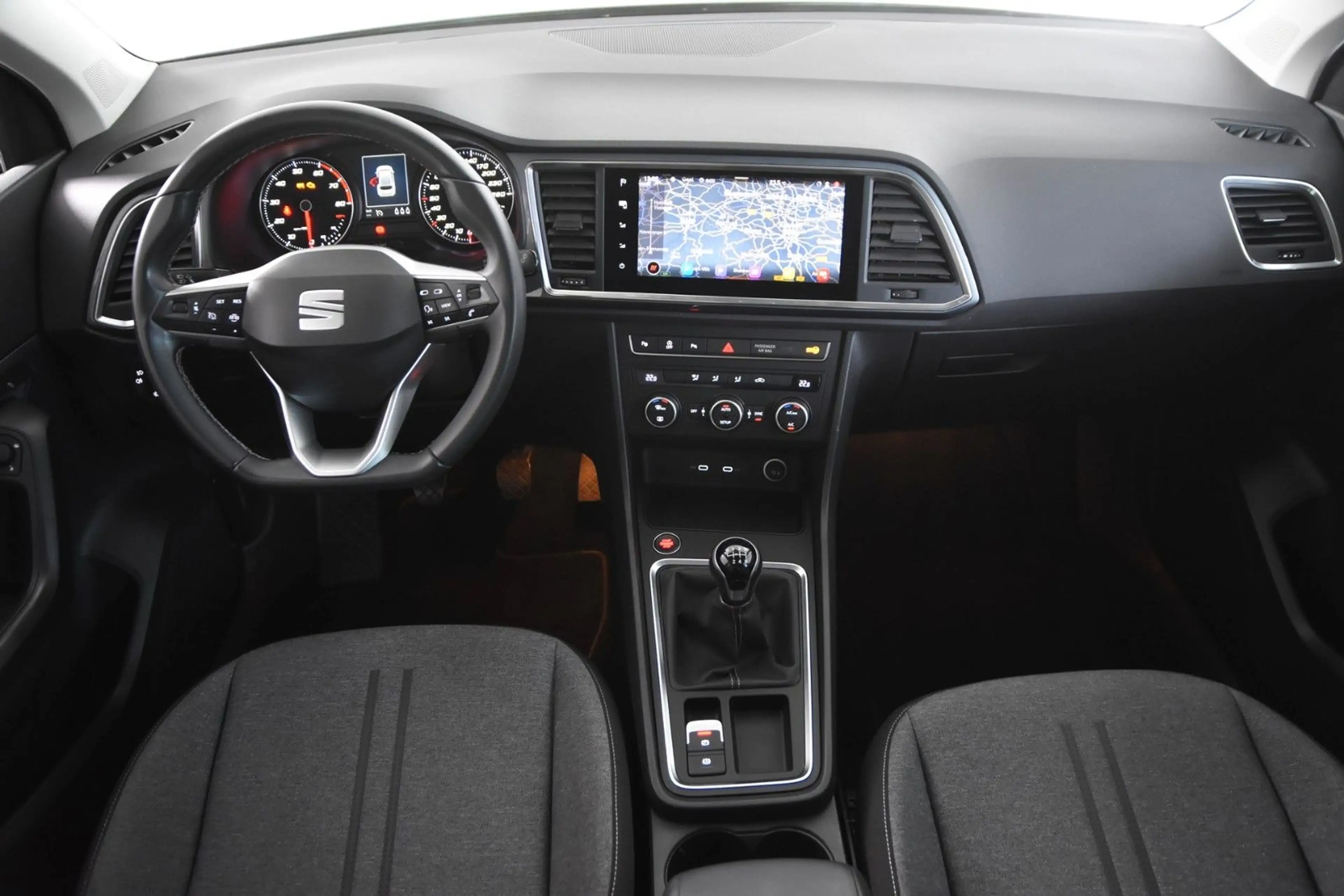 SEAT Ateca 1.0 TSI Move *1.Hand*Navi*Park ass.* — photo 2