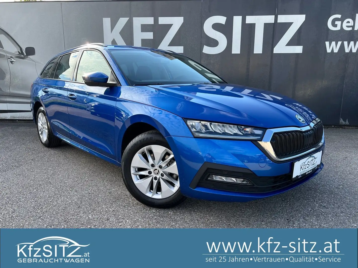 Skoda Octavia Combi 2,0 TDI Ambition DSG Blau - 1