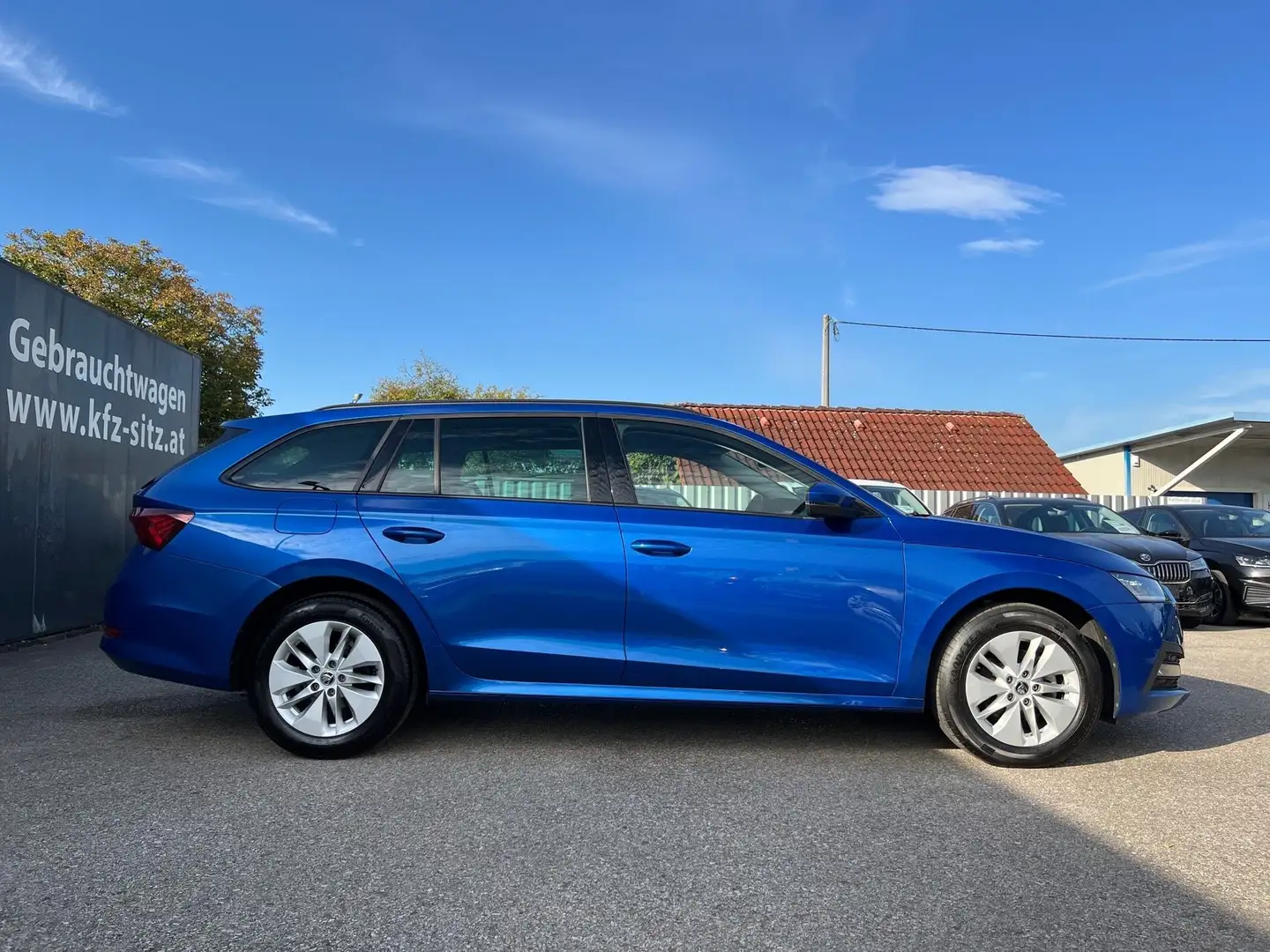 Skoda Octavia Combi 2,0 TDI Ambition DSG Blau - 2