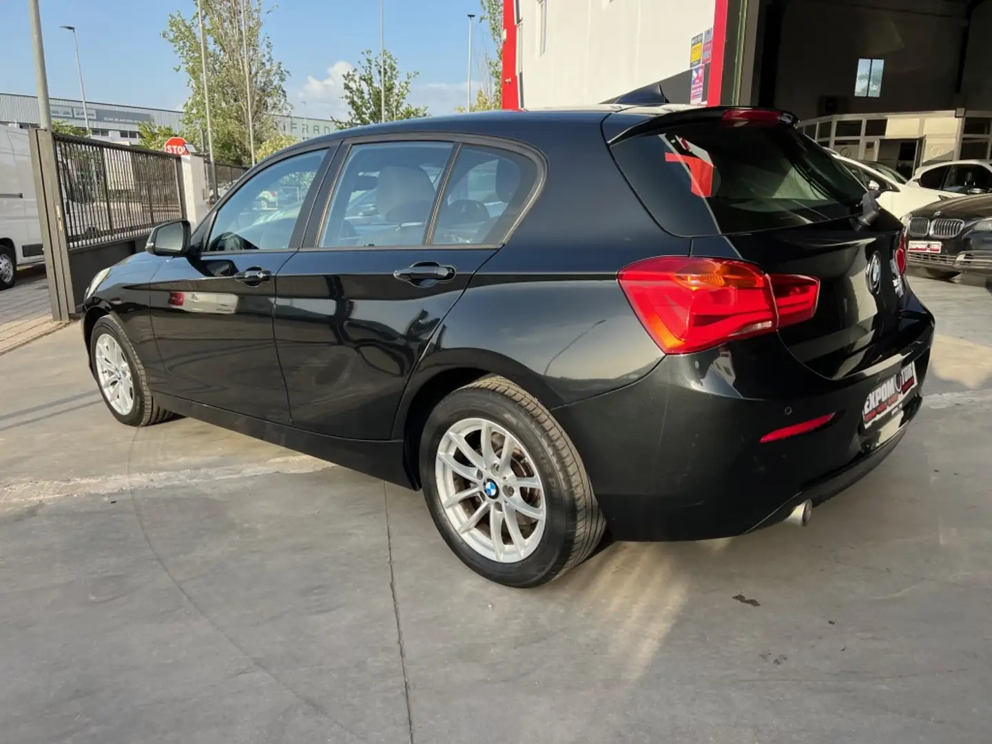 BMW 116 116d Noir - 2