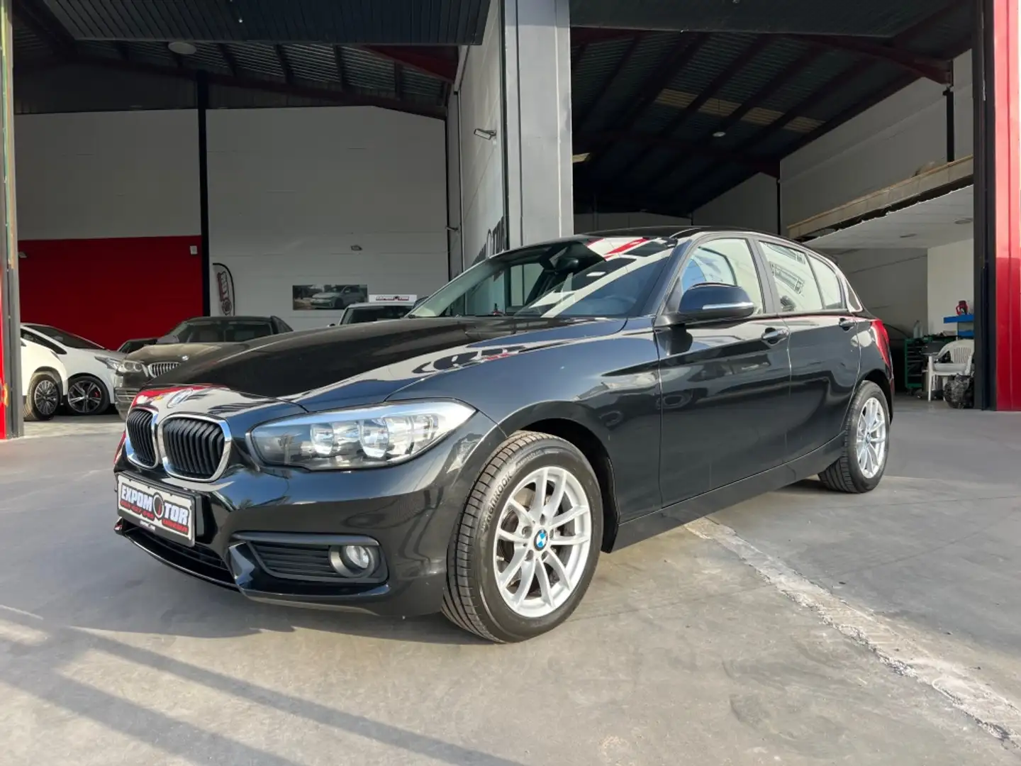 BMW 116 116d Noir - 1