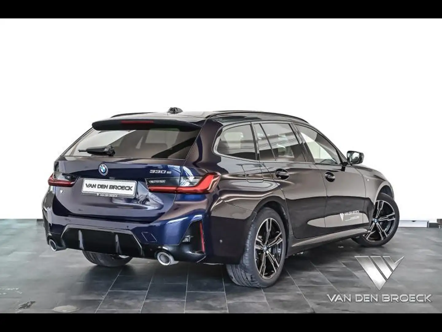 BMW 330 330e Touring Blau - 2