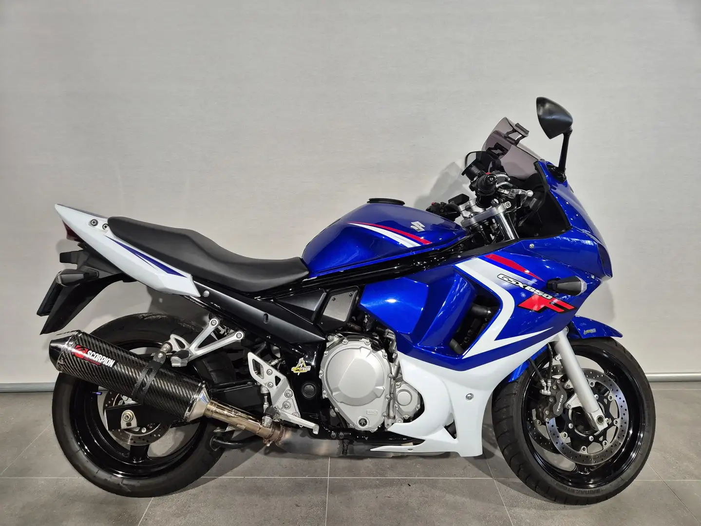 Suzuki GSX 650 F GT Wit - 1