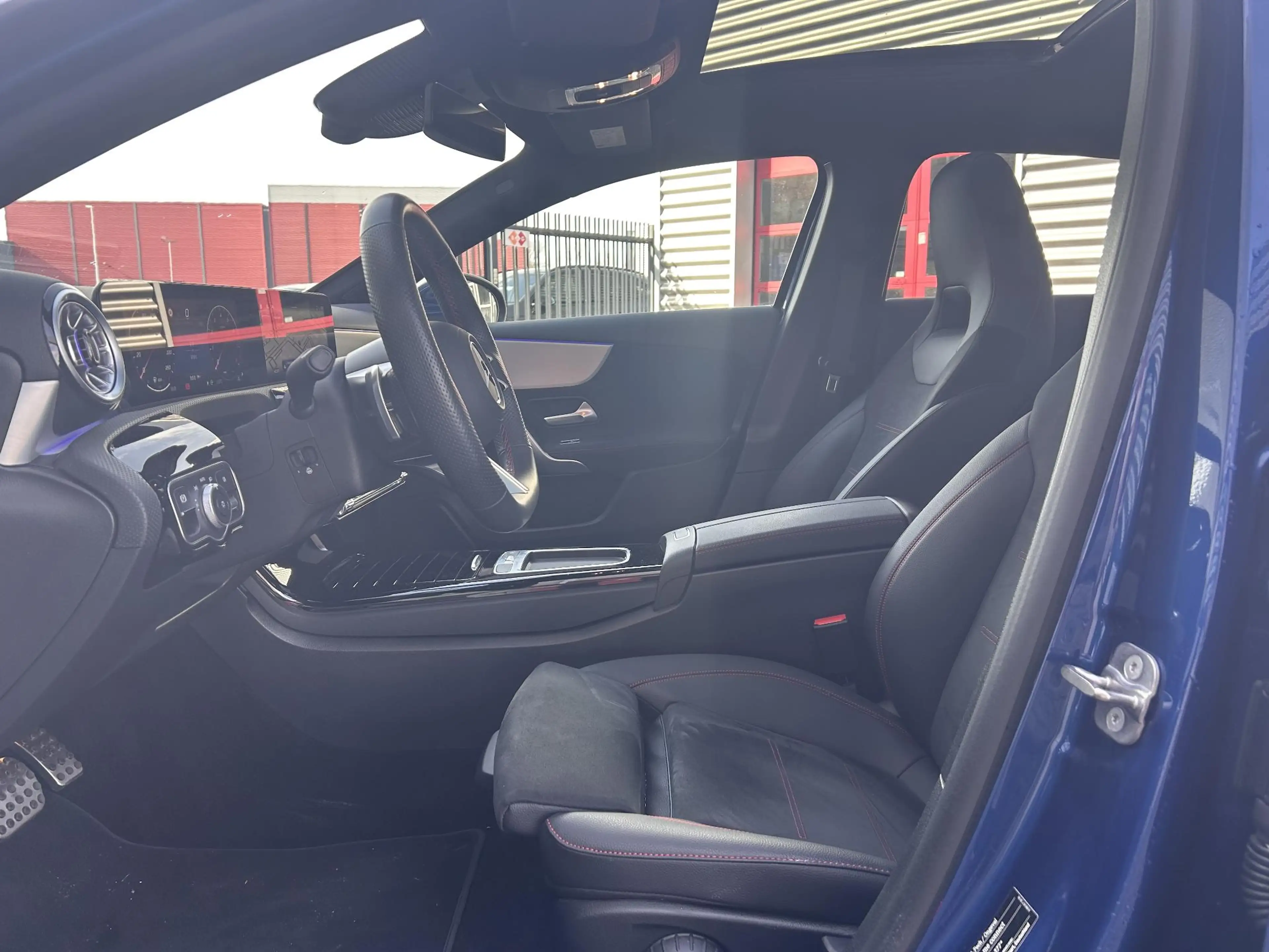 Mercedes-Benz A 180 Star Edition AMG | Panoramadak | Winter Pakket | M — photo 5