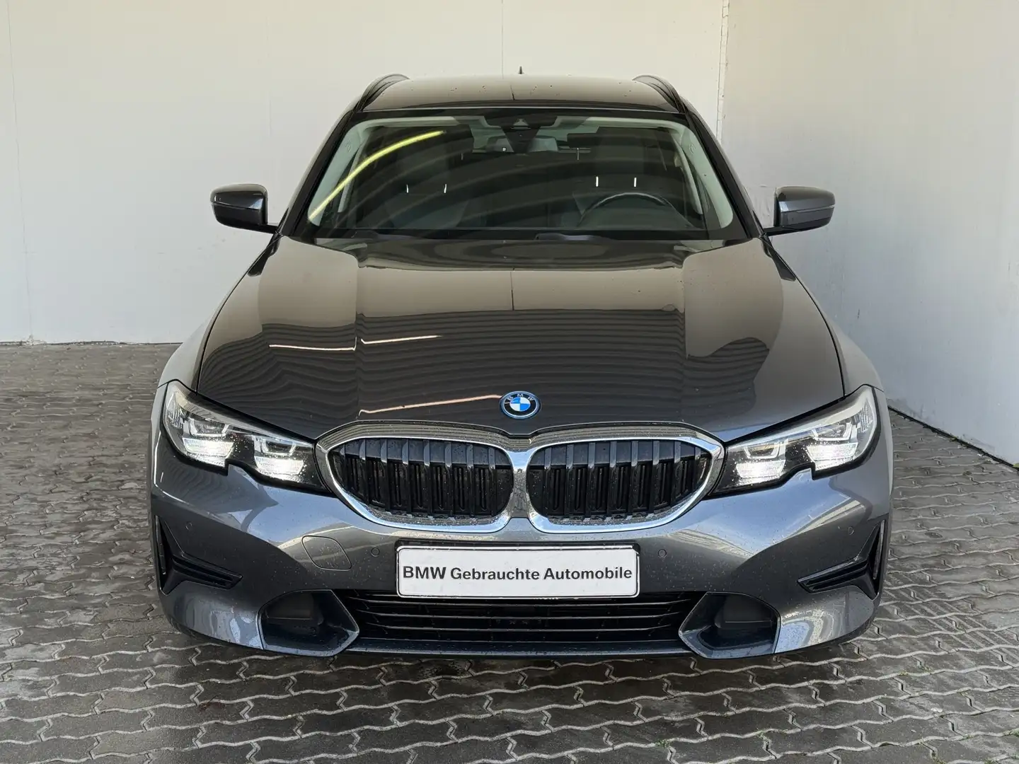 BMW 330 e Tour. Sport Line LiveCock.AHK.ParkAss.SHZ. Grau - 1