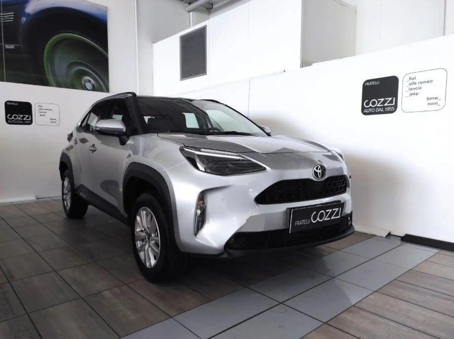 Toyota Yaris Cross - Yaris Cross 1.5 Hybrid 5p. E-CVT Active Argento - 1