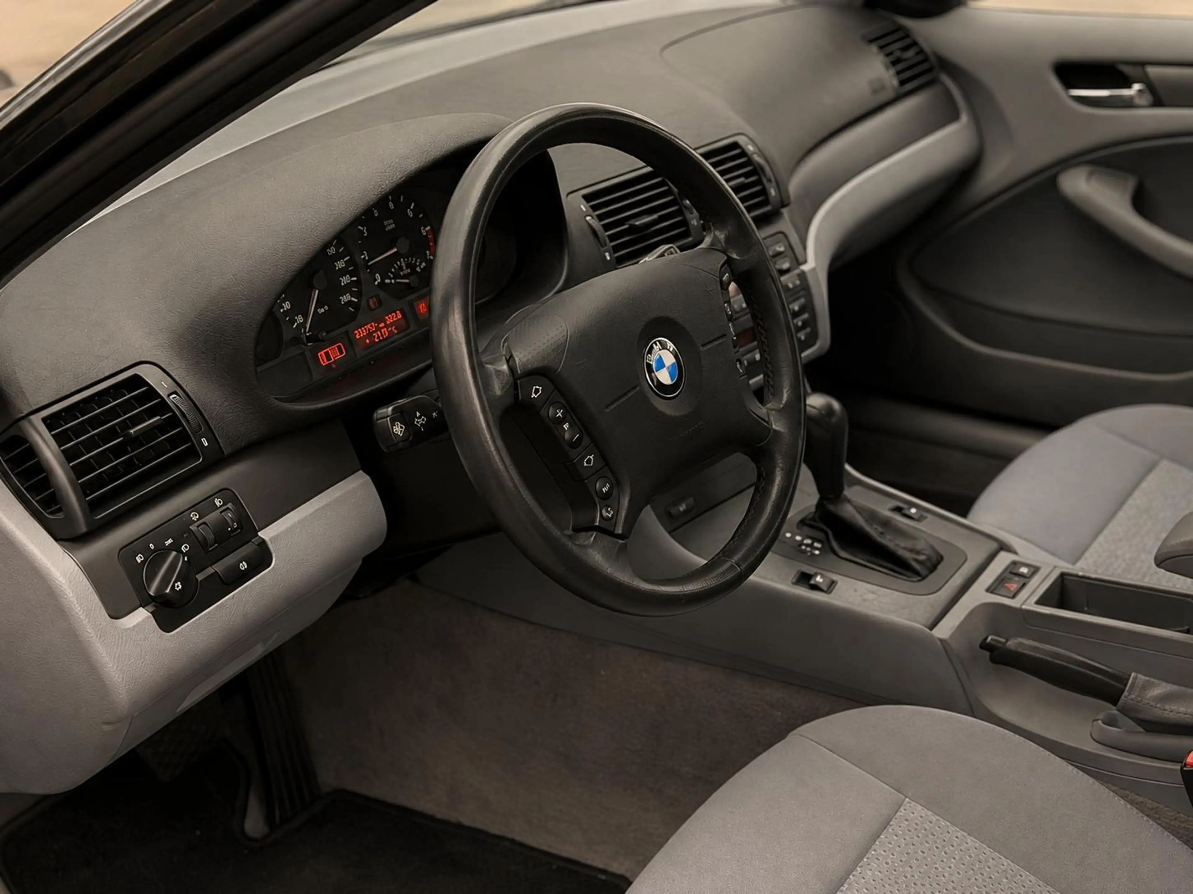 BMW 316 3-serie 316i Executive NL Auto | Youngtimer | Lage — photo 16