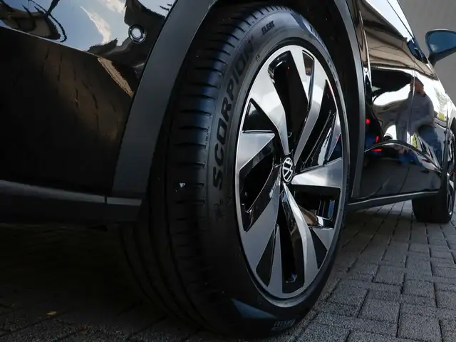 Volkswagen Id.5 view 7