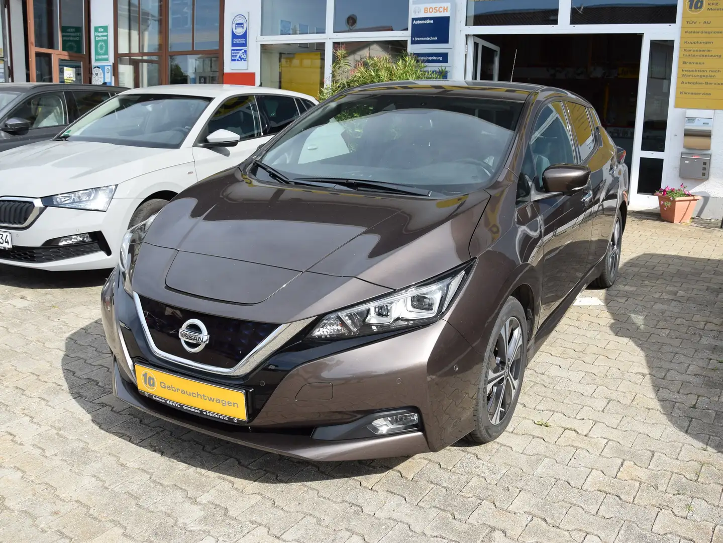 Nissan Leaf Tekna, TÜV neu, Bremsen neu smeđa - 1