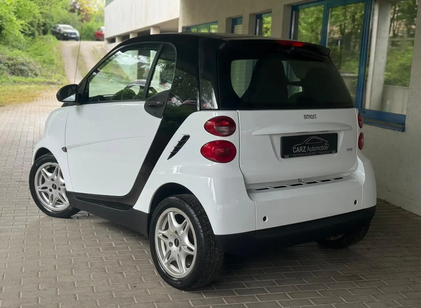 smart forTwo coupe** 1. Hand ** Weiß - 2