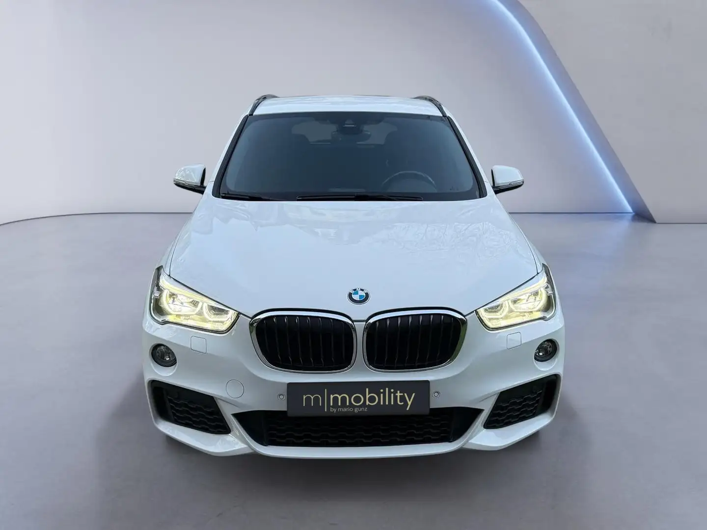 BMW X1 xDrive20d M Sport 140 kW (190 PS), Autom. 8-Gan... Weiß - 2