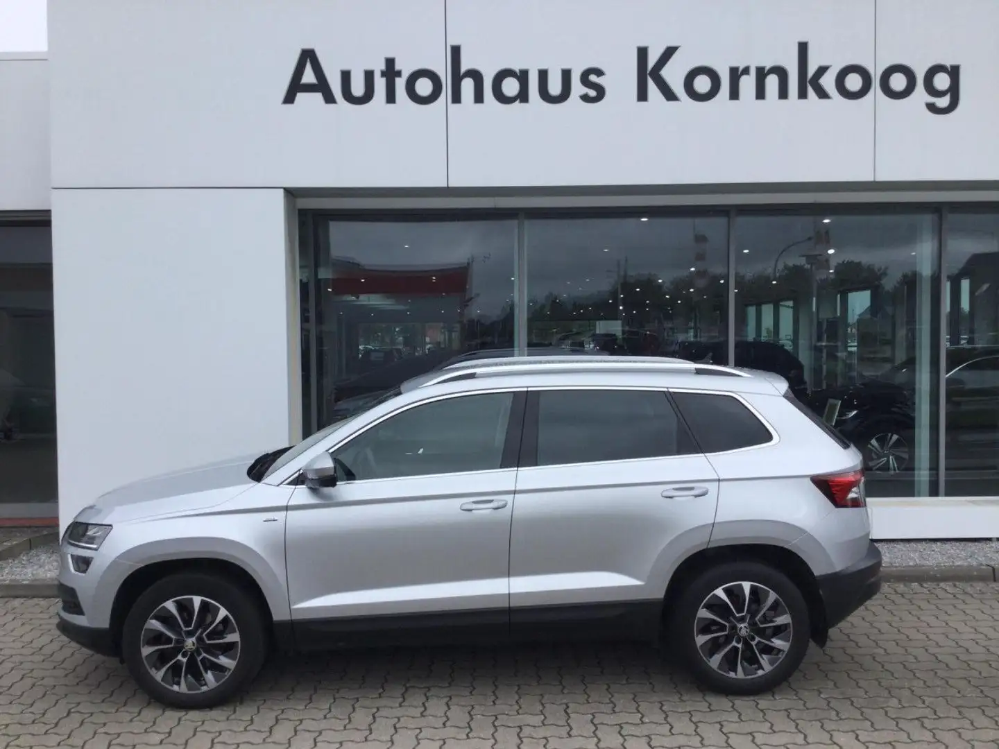 Skoda Karoq 1.5 TSI DSG Ambition Drive 125 years AHK KAM Argent - 1