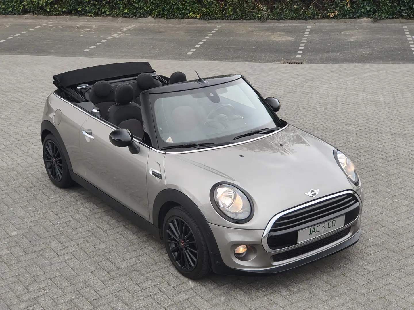 MINI Cooper Cabrio 1.5 Pepper Business NAVI NAP 100% Dealer onderhoud Gris - 2