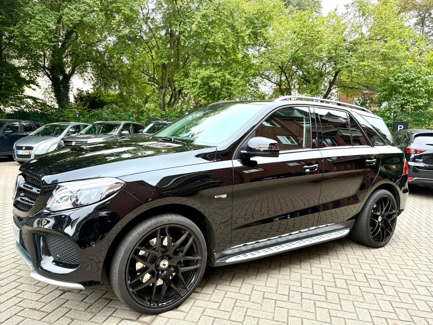 Mercedes-Benz GLE 43 AMG Zwart - 2