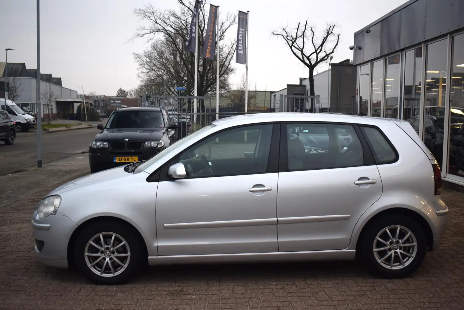 Volkswagen Polo 1.4 TDI Trendline BlueMotion | PARROT CARCIT | AIR Grau - 2