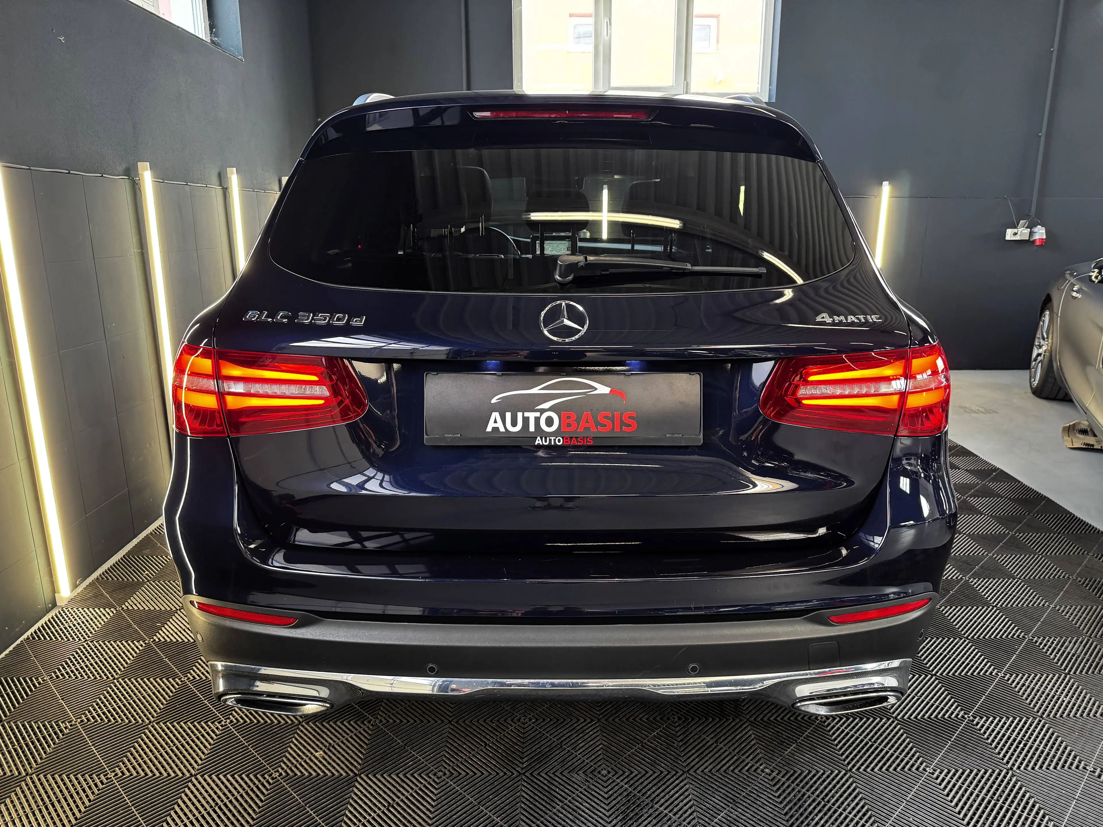 Mercedes-Benz GLC 350 GLC 350d 4Matic Leder/Panorama/Head-Up/Sitzbelüftung/Airmatic/Voll — photo 10
