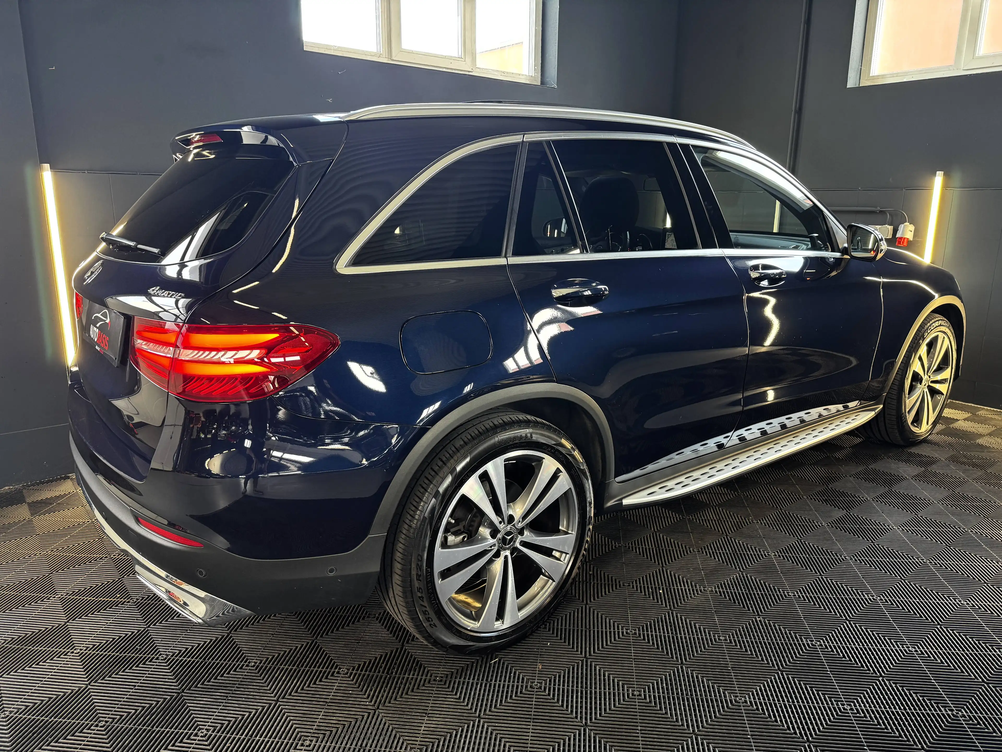 Mercedes-Benz GLC 350 GLC 350d 4Matic Leder/Panorama/Head-Up/Sitzbelüftung/Airmatic/Voll — photo 9