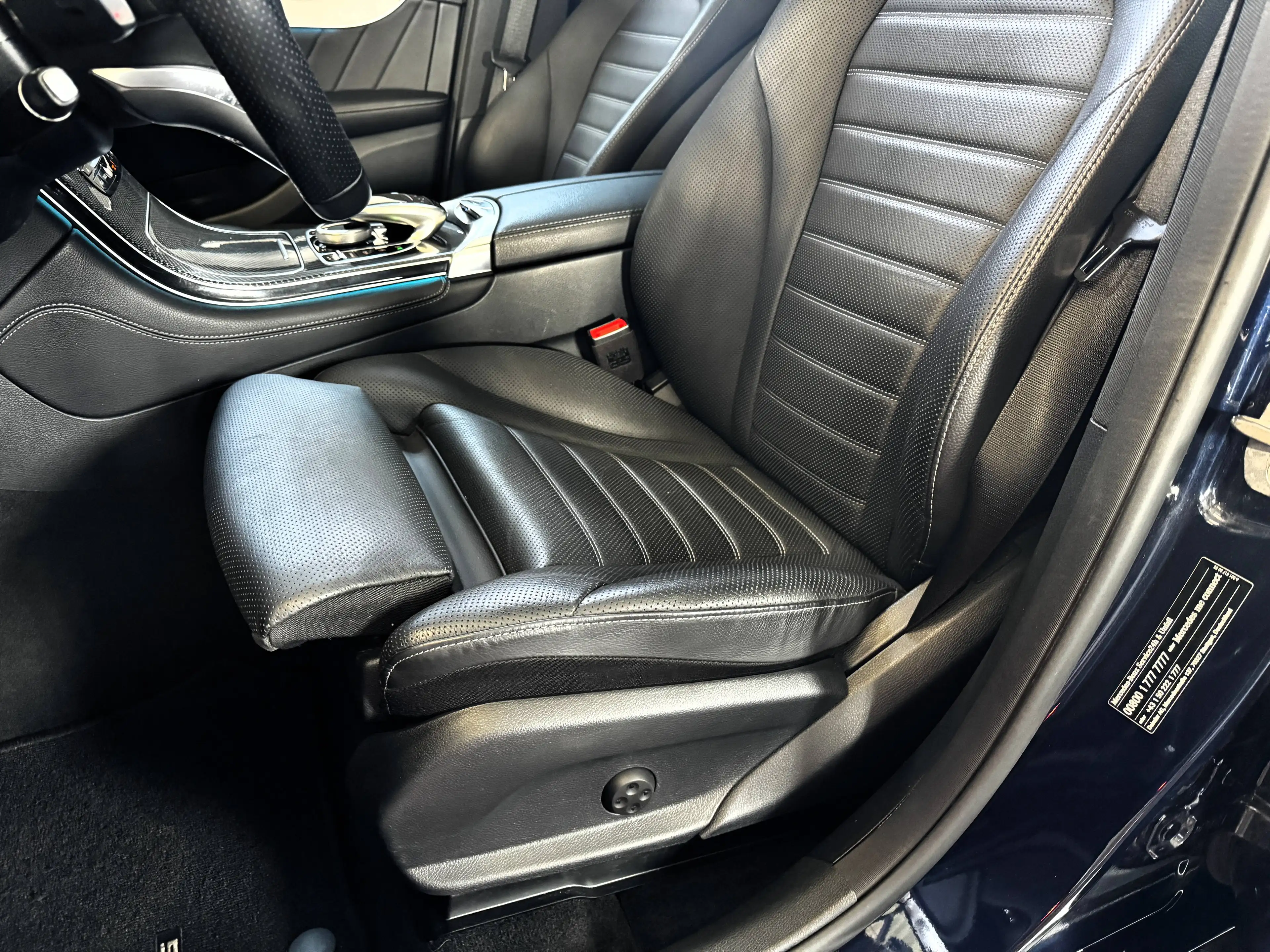 Mercedes-Benz GLC 350 GLC 350d 4Matic Leder/Panorama/Head-Up/Sitzbelüftung/Airmatic/Voll — photo 15