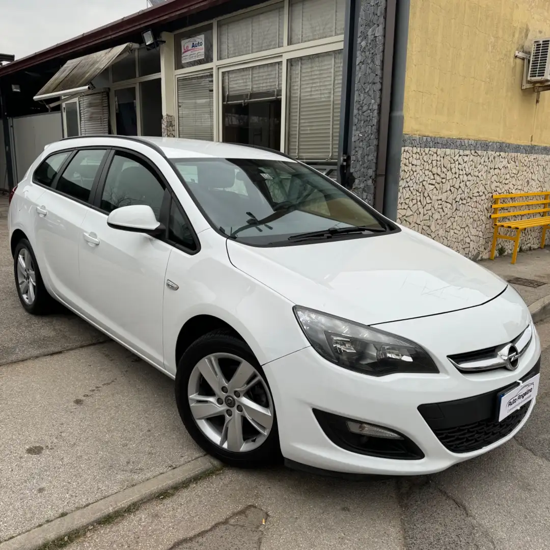 Opel Astra 1.7 CDTI 110CV Sports Tourer Elective Bianco - 2