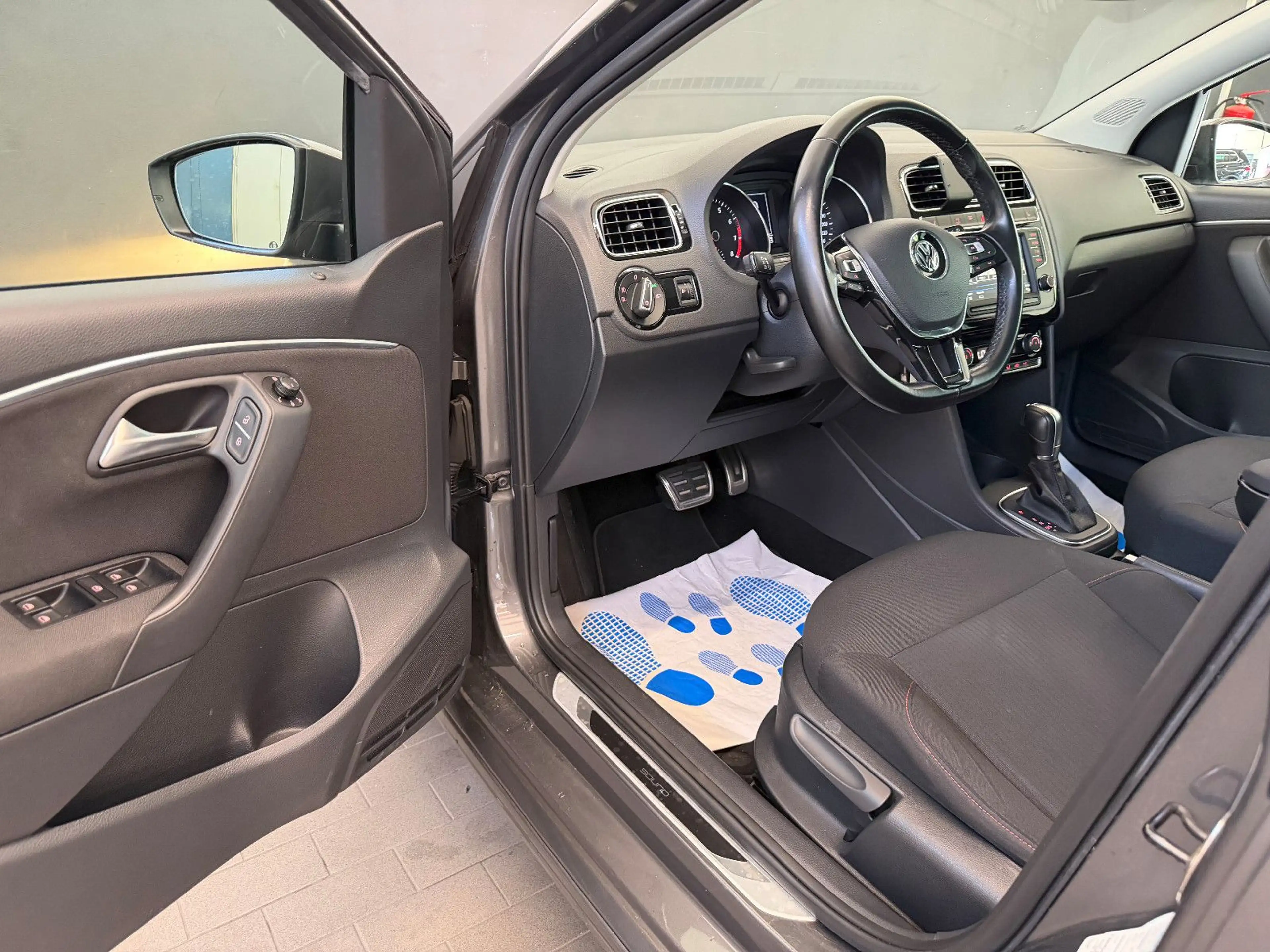 Volkswagen Polo 1.2 DSG R-Line/Start-Sto/Klima/2HAND/TÜV NEU — photo 9