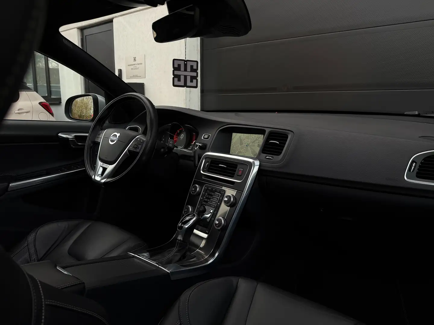 Volvo V60 V60 D3 Geartronic RDesign Gris - 2