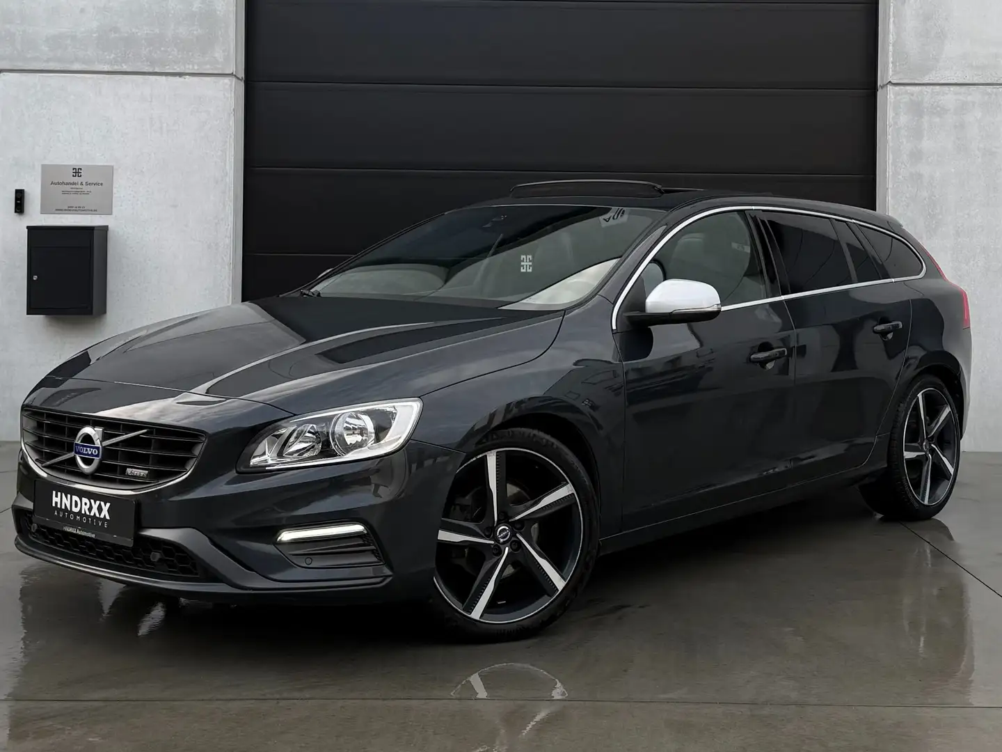 Volvo V60 V60 D3 Geartronic RDesign Gris - 1