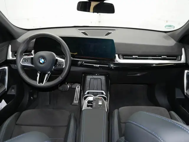 BMW X2 view 10
