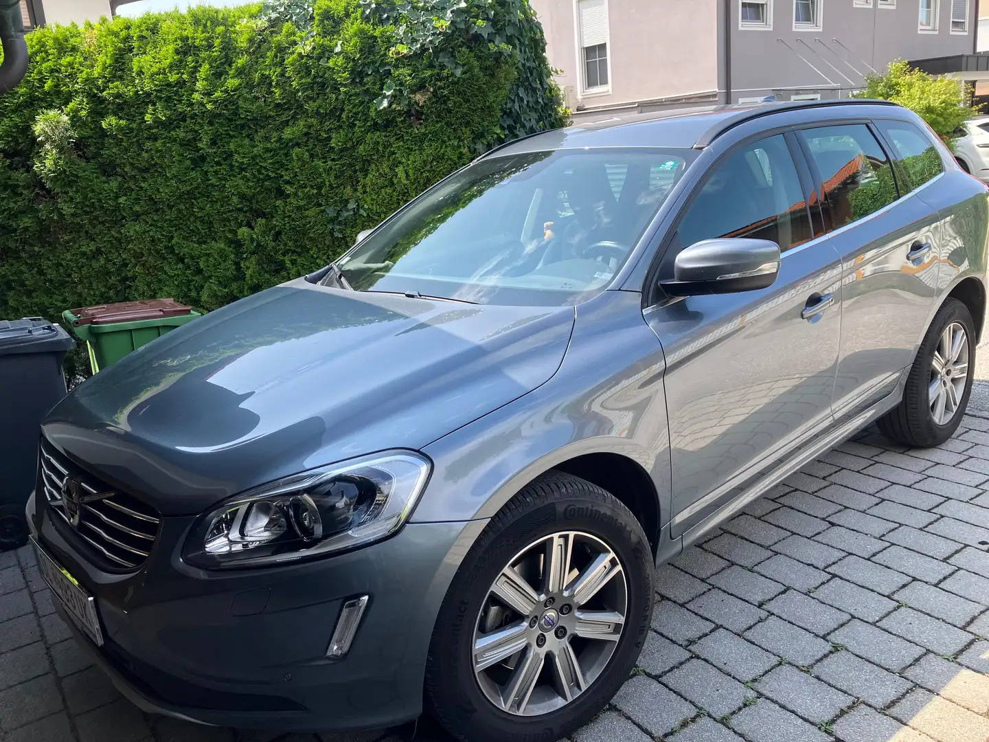 Volvo XC60 XC60 D4 Momentum AWD Geartronic Momentum Silber - 2