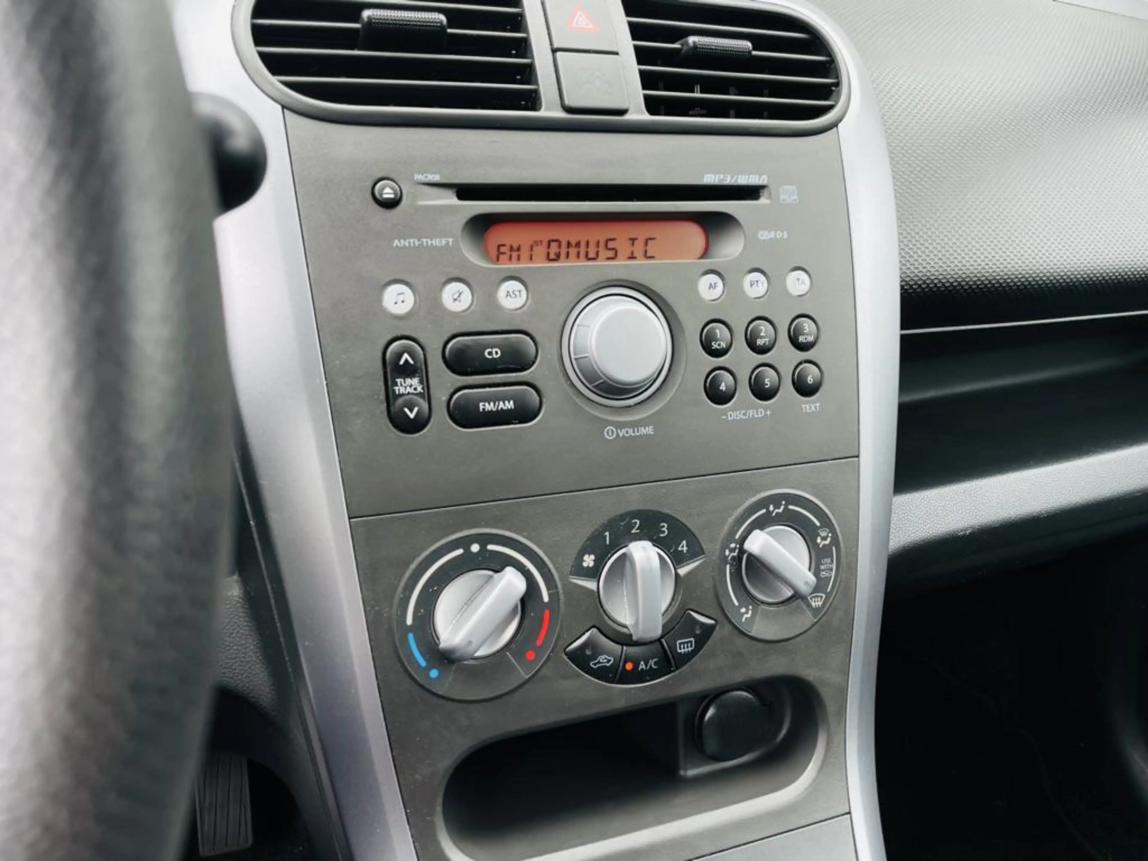 Suzuki Splash 1.0 VVT Comfort | Airco | Goed onderhouden | meer — photo 3